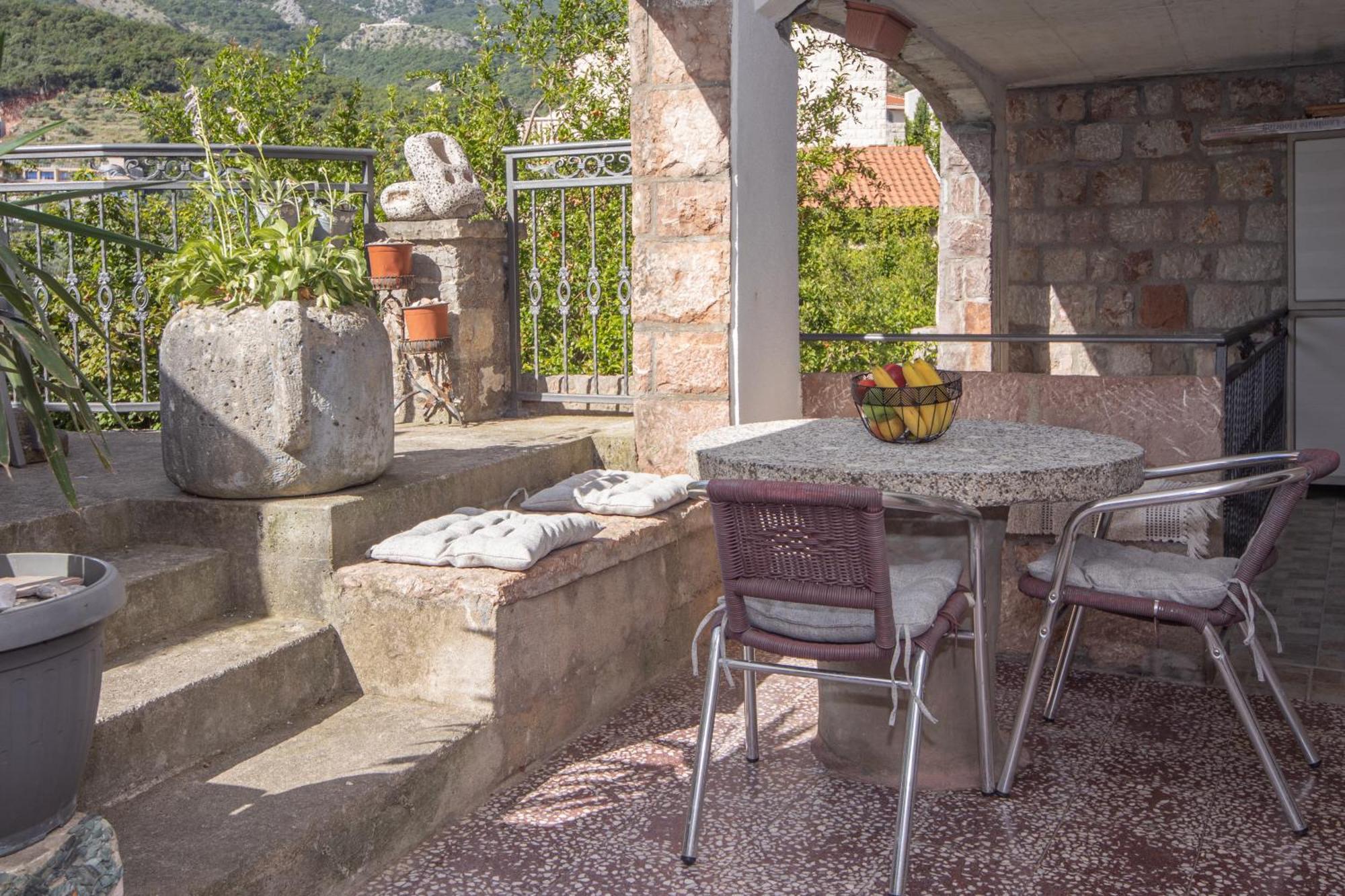 Stone Beach Apartments Pržno Екстериор снимка