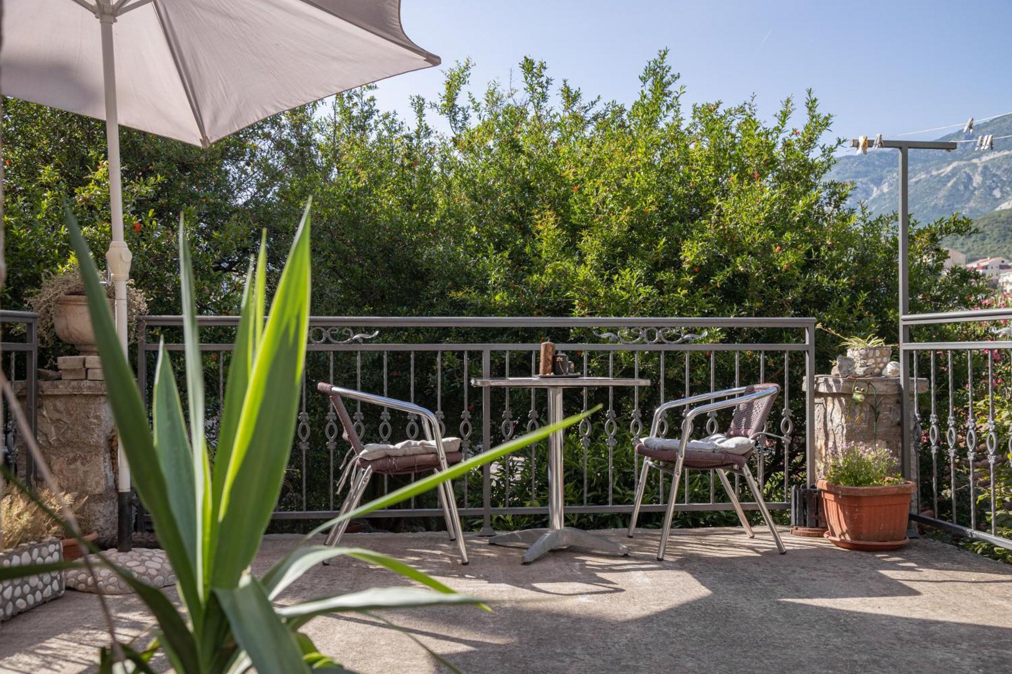Stone Beach Apartments Pržno Екстериор снимка
