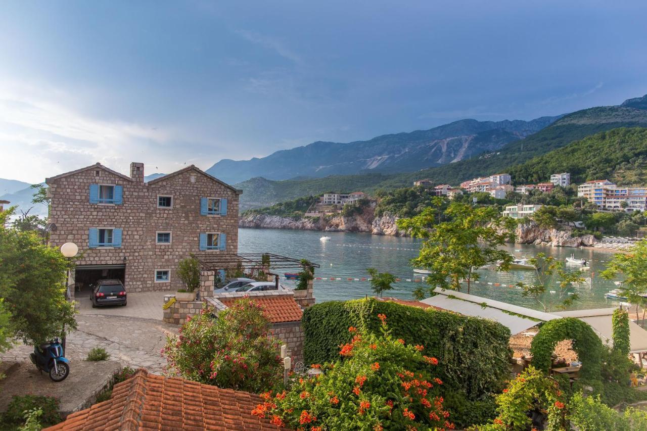 Stone Beach Apartments Pržno Екстериор снимка